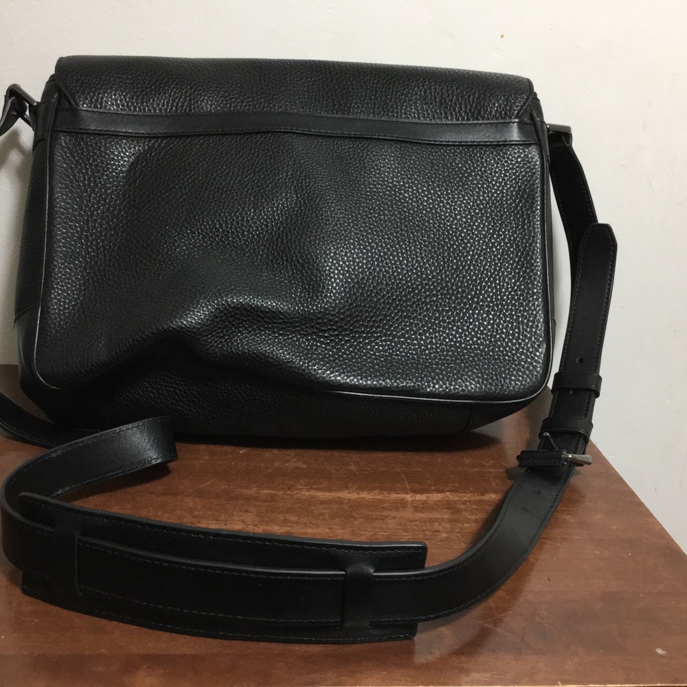 Michael Kors Men’s Bryant Pebble Leather Messenger Bag - Picture 10 of 13